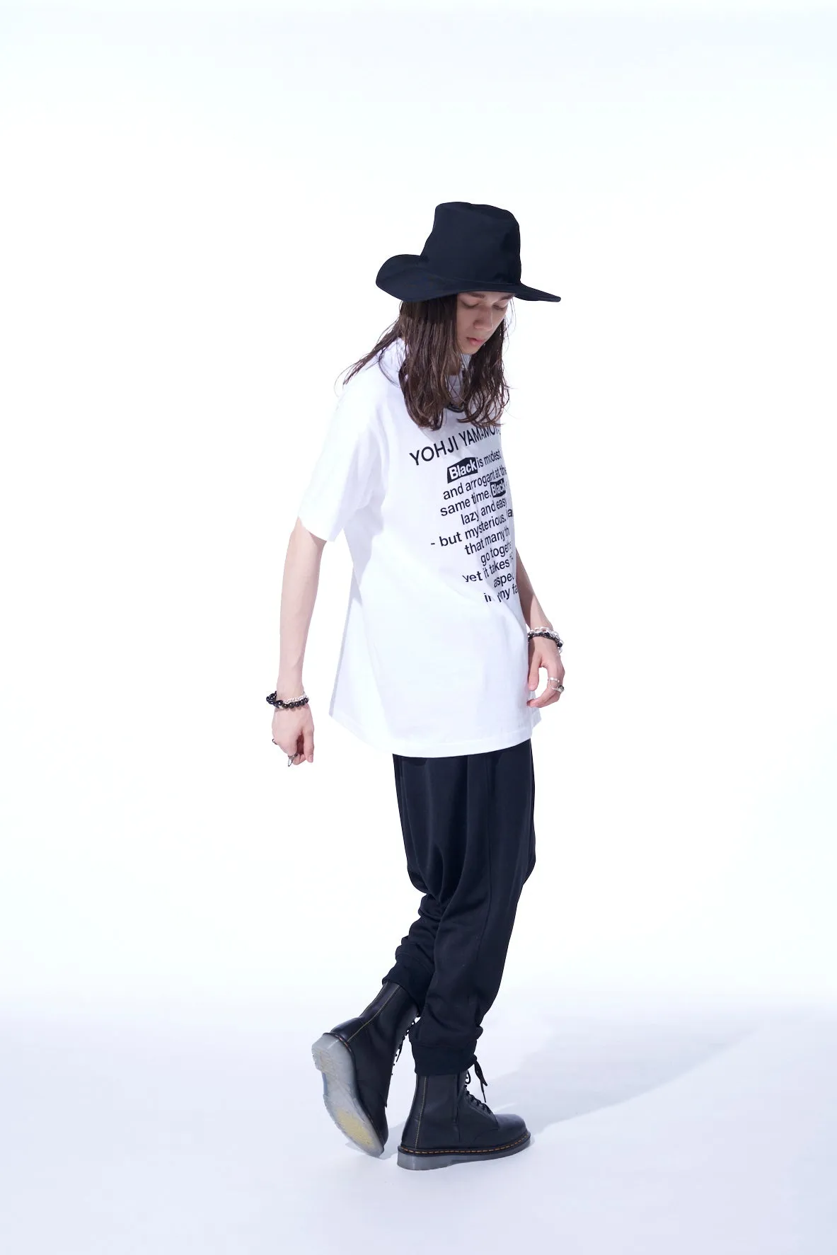 「BLACK IS MODEST」MESSAGE T-SHIRT