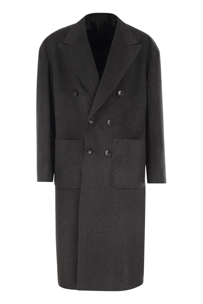 DOUBLE-BREASTED COAT IN VIRGIN WOOL